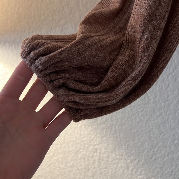 Front scrunch top - Picture 2 of 3